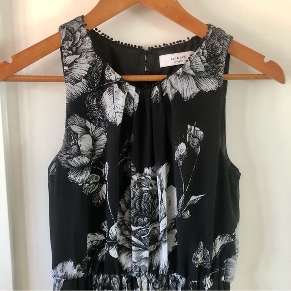 Ali & Jay floral maxi dress ruffle front sheer lined size small black & white - Picture 11 of 17